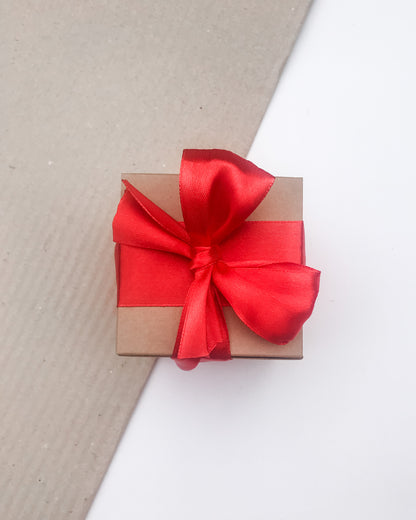 Mini Box Regalo ironico  – Candela a scelta  &  Cuoricini in Cera Vegetale